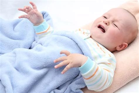 bebek uyurken neden öksürür